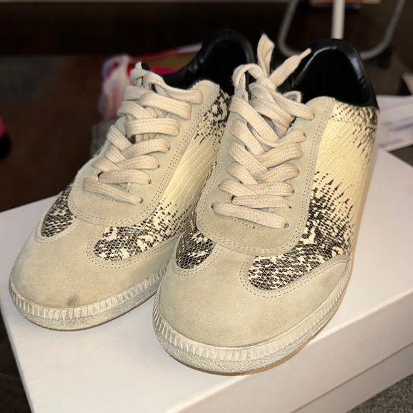 Isabel Marant Bryce Sneaker - Picture 1 of 7